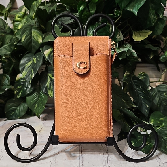 Coach NWOT Leather Essential Phone Wallet/Clutch Logo Clasp   Brass/Faded Orange - Picture 1 of 12
